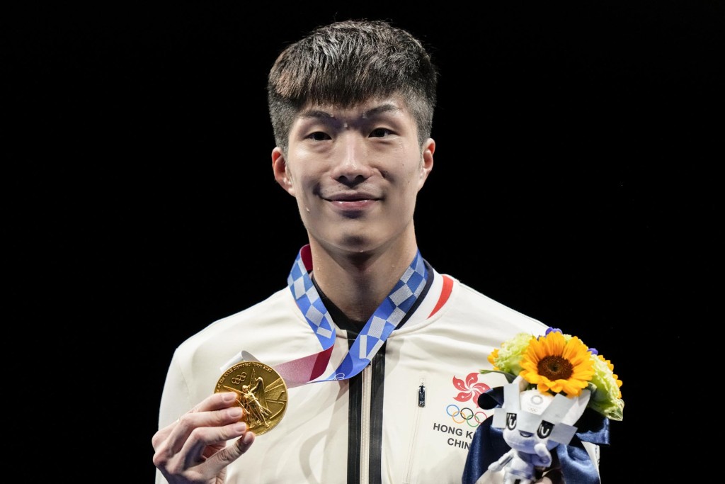 現時世界排名第三、於男子花劍項目衛冕的張家朗，被視為港隊的獎牌希望。