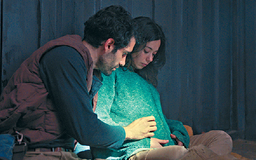 一齐偷渡■Mia本来好依赖老公，但漂流嘅一个月令佢急速成长。