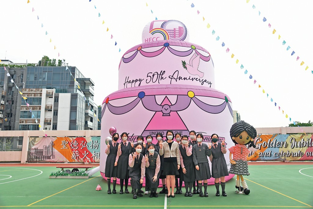 鄭校長指希望藉校慶，培養學生感恩之心，珍惜學習機會