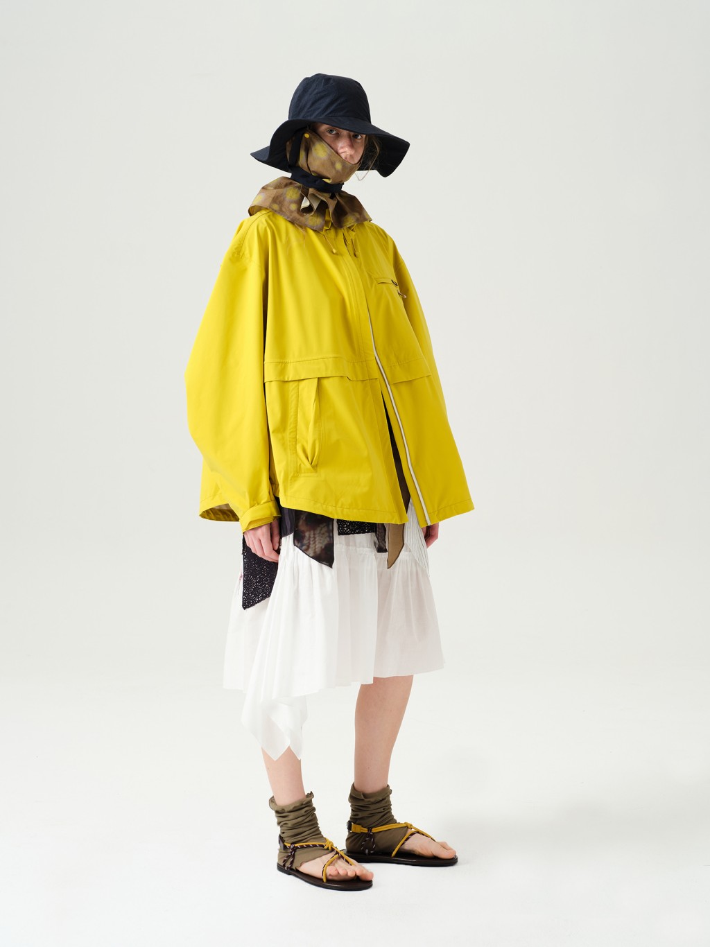 品牌最新推出的The Gardener's Collection，以园丁日常为创作灵感，服饰廓形贴合实用性，如宽身剪裁及多袋设计，同时运用大自然图 案与颜色配搭来迎合田园风光。