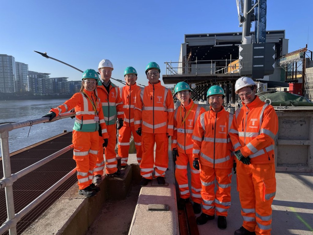 學會組織英國訪問團