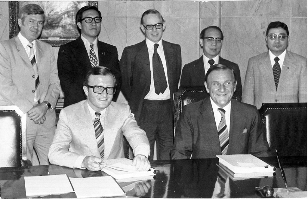 滙豐集團與飛利浦香港有限公司舉行簽約儀式。 滙豐集團與飛利浦香港有限公司舉行簽約儀式。