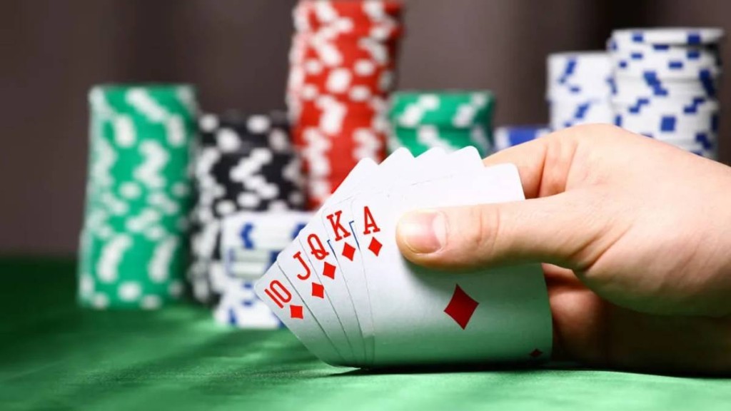 A、K、Q、J、10的「皇家同花順」贏得頭a獎 