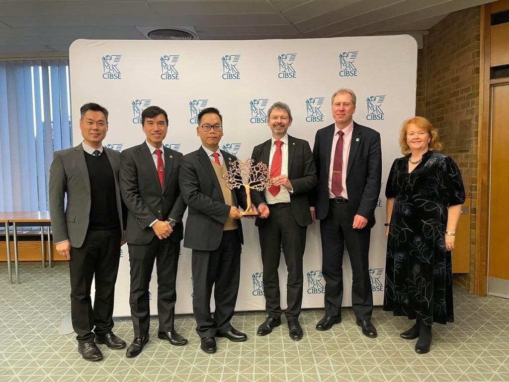 學會組織英國訪問團