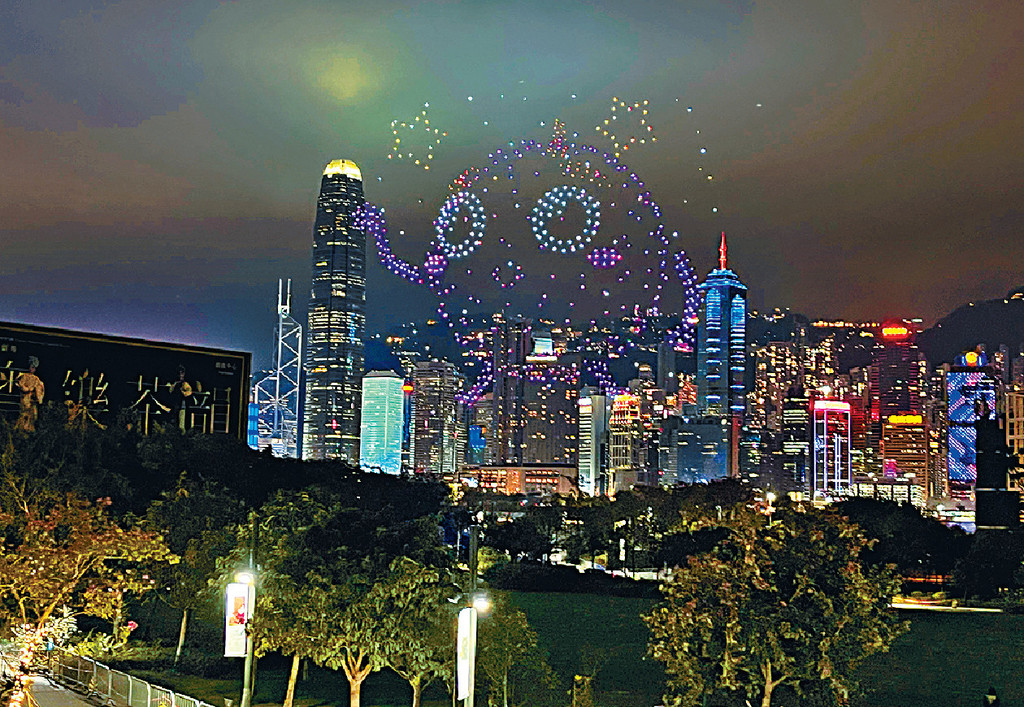 ■1200架無人機呈獻「提子幼兒繪本天空秀」。