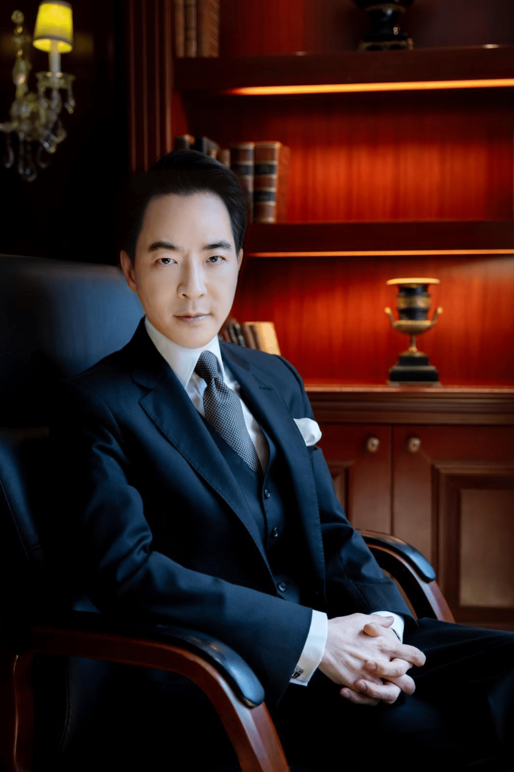 Calvin Lo表示，AI帶來的真正轉變，未必是某個職位消失，而是工作的完成方法、時間和成本改變，重新定義了「專業」。