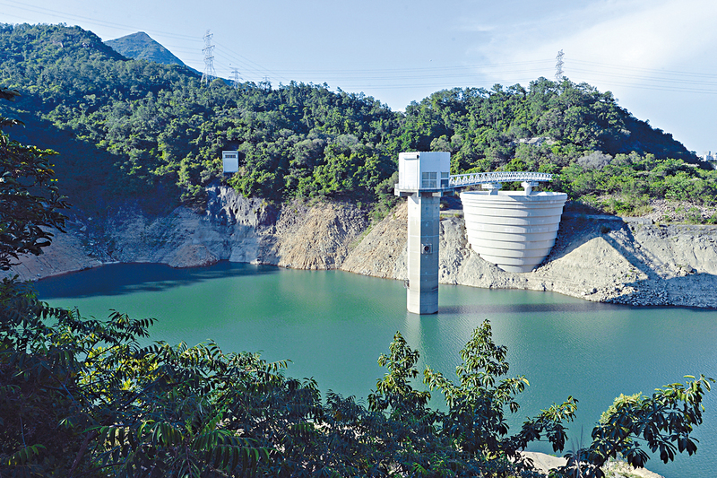 ●Dexter跟我们谈及水塘历史，最早部分原来建于1888年。
