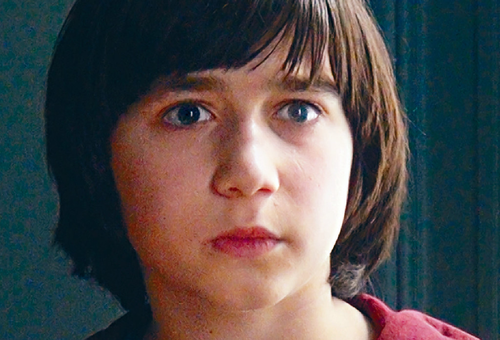 个仔最惨■成套戏最惨系个仔,爸爸死咗,妈妈被怀疑,再发现父母原来唔妥对方好耐。 个仔最惨■成套戏最惨系个仔,爸爸死咗,妈妈被怀疑,再发现父母原来唔妥对方好耐。