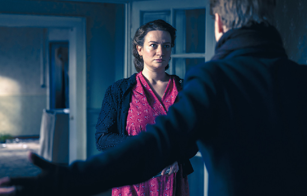 丑恶邻居■Cioma的邻居Frau Peters（Nina Gummich），人性极丑恶。