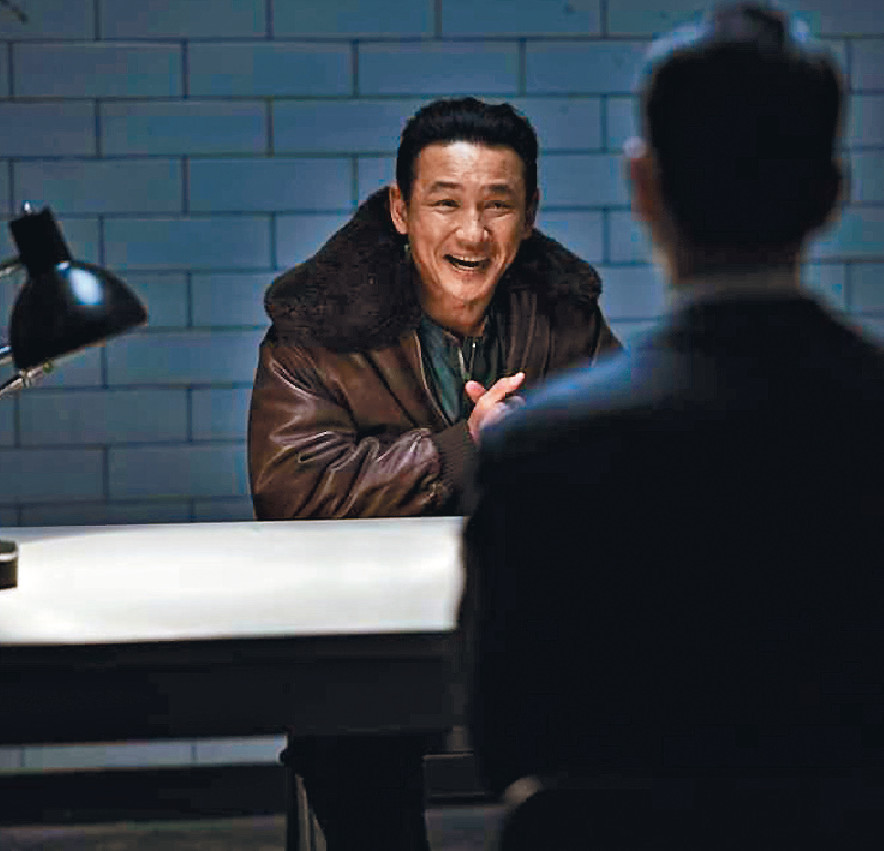 巨星客串
■黄晸珉及李星民，分别饰演真人真事的脱北飞行员及日本二五仔。