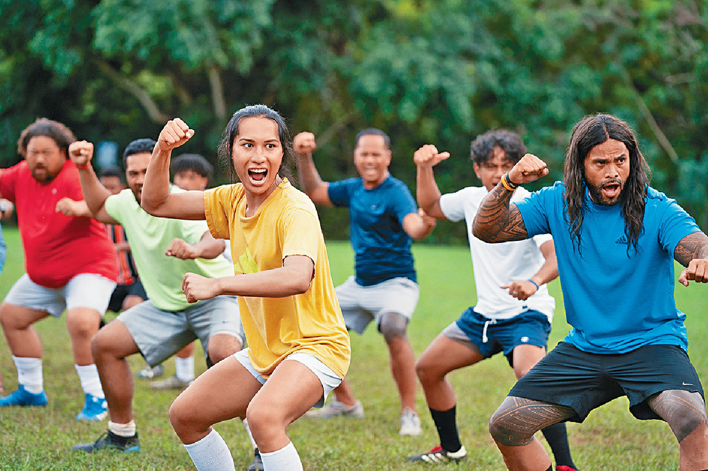 受训好正■演员要经过特训，包括踢法及体能，Kaimana表示：「训练辛苦，但又好正！」