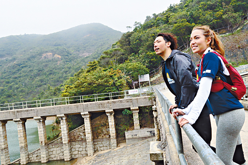 ●在Sarika及子丰身旁的，正是大潭水塘的历史古?。