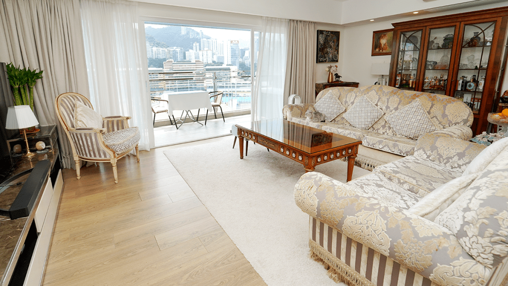 跑馬地逸廬 藝術畫廊 淺調大廳展現空間