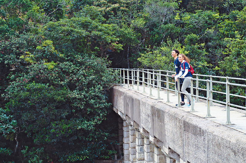 ●难得来到具历史意义的打卡地，Sarika及子丰当然要拍照留念。