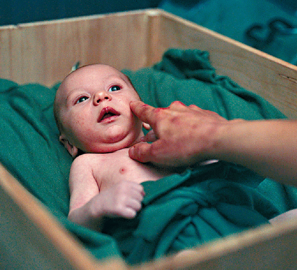 好彩有B■全靠有B，否则Mia应该一早放弃求生。