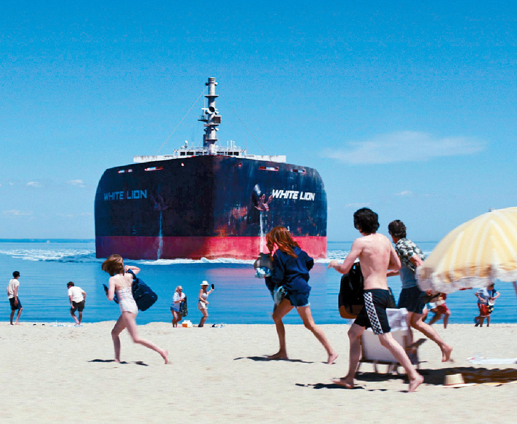 邮轮搁浅■阿妹一早觉得邮轮唔妥，观察力相当强。