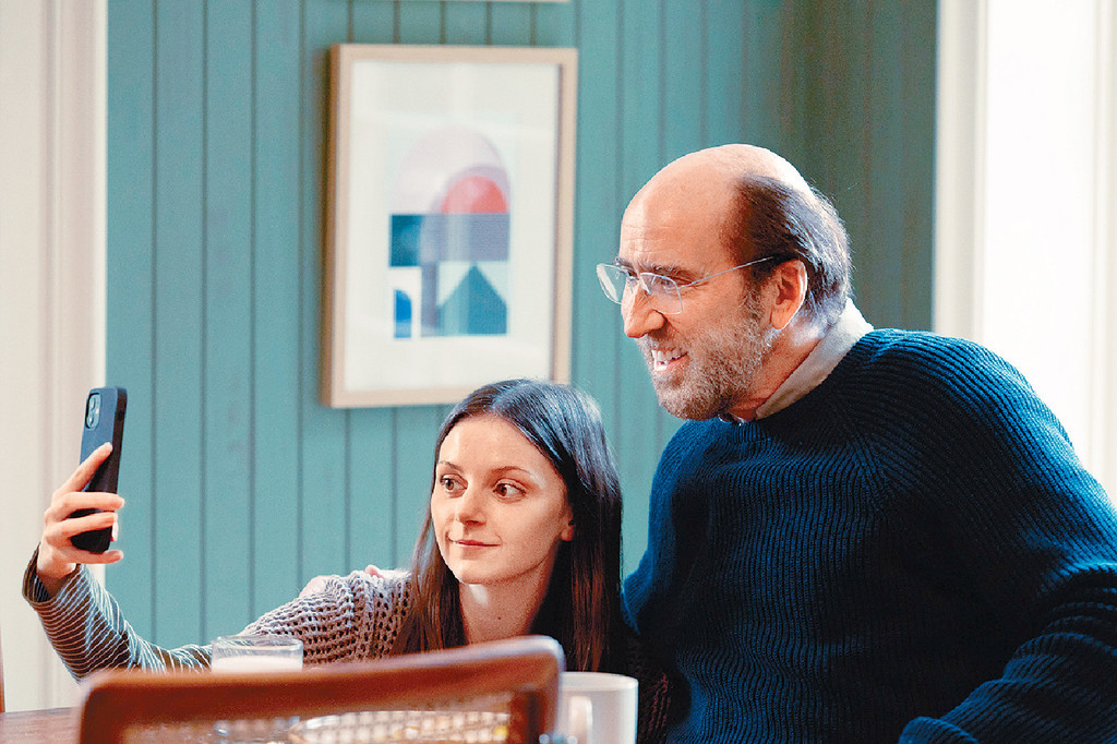 囡囡合照■囡囡本来唔理Paul,但老窦成名后主动搲合照。 囡囡合照■囡囡本来唔理Paul,但老窦成名后主动搲合照。