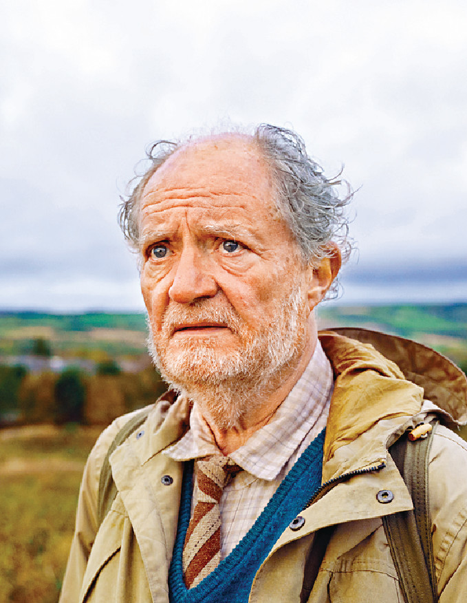 满面污垢■Harold一直行，只会简单洗面，试过被小朋友嫌臭。