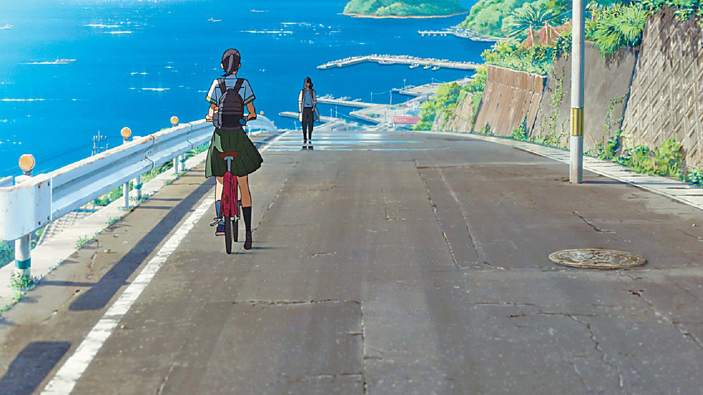 初次相遇
■铃芽踩单车返学途中遇见草太，因为对方一条问题令佢选择逃学。