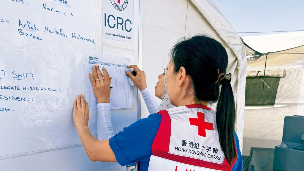 多達三萬名義工包括醫生、護士及其他專業人士，非常熱心支持人道服務。