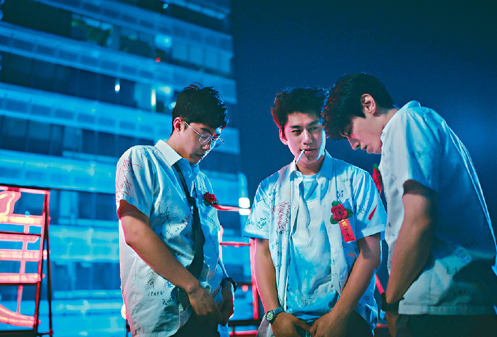 出事之始■3位高中生喺天台互换秘密，两个人呃一个人，出晒事。