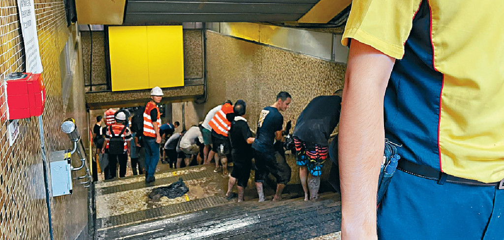 ■面对天灾，前线同时都发挥专业精神。
