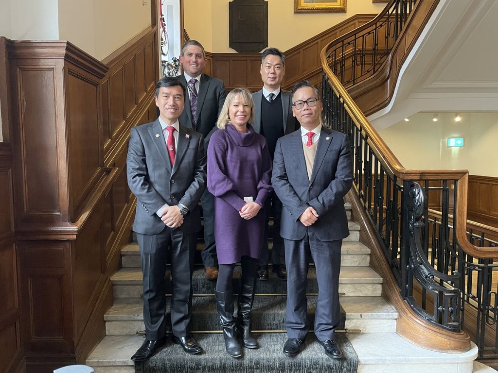 學會組織英國訪問團