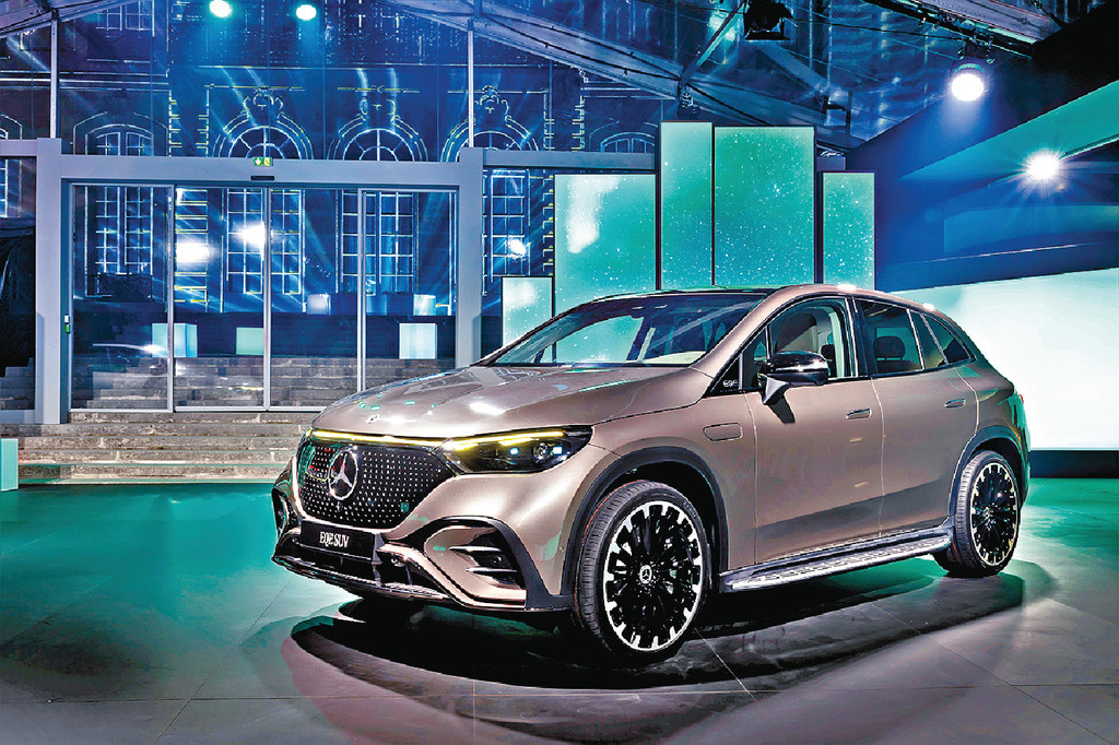 ■EQE SUV体积较EQE房车短和窄，不过车厢空间相若。
