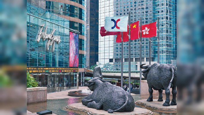 ■去年大市成V形走勢，今年港股有望再上，恒指能有較佳表現。資料圖片
